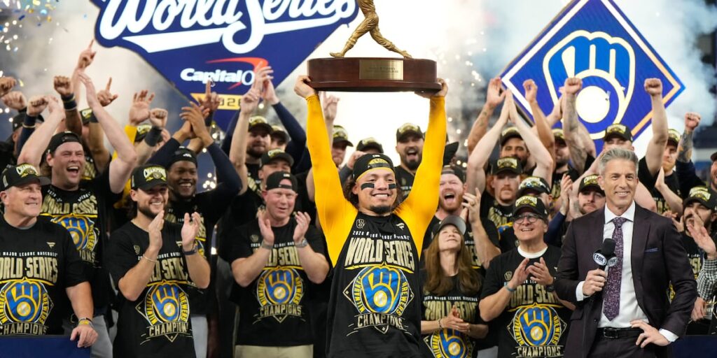 WATCH LIVE: Milwaukee Brewers celebrate championship with parade, rally - WEAU