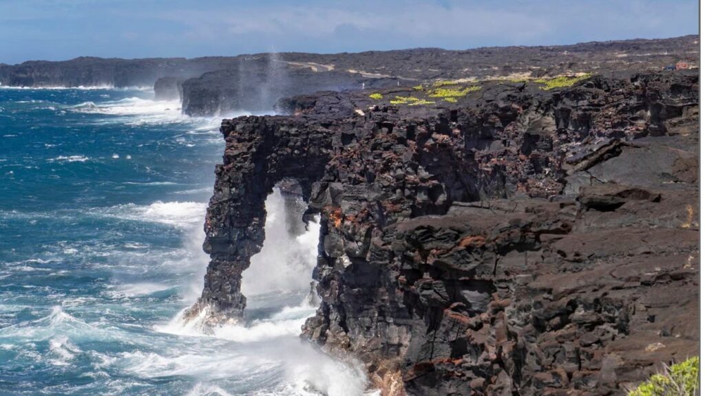 Famed Hawaii sea arch collapses, prompting NPS warnings of unstable cliffs - KUTV