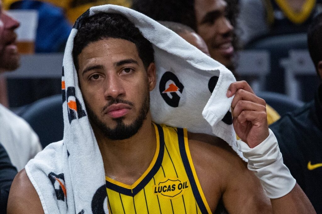 Report: Pacers’ Tyrese Haliburton (hamstring) to miss time - Field Level Media