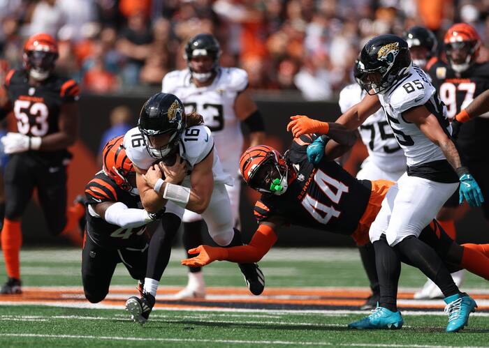 Halftime update: Defense gives Jaguars 13-3 lead over Bengals in penalty-filled clash - News4JAX
