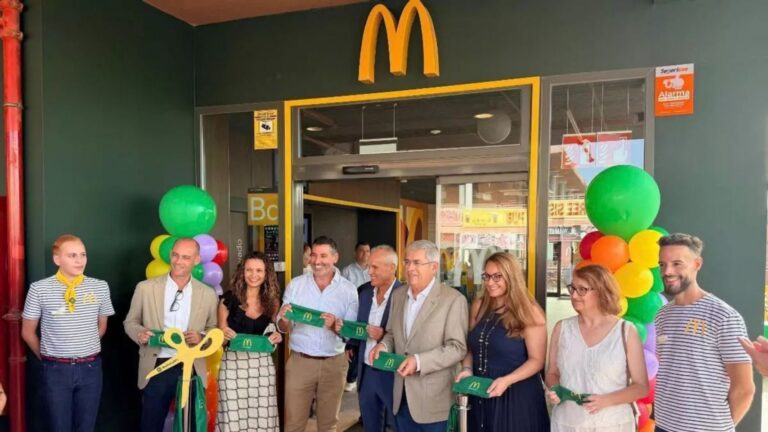 The idea of ​​opening a gas station in the parking lot of the Yumbo Shopping Centre in Playa del Inglés - maspalomas24h.uk
