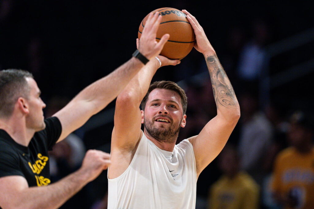Lakers vs Warriors Injury Report: Who’s Out for Opening Night? - roundtable.io