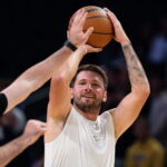 Lakers vs Warriors Injury Report: Who’s Out for Opening Night? - roundtable.io