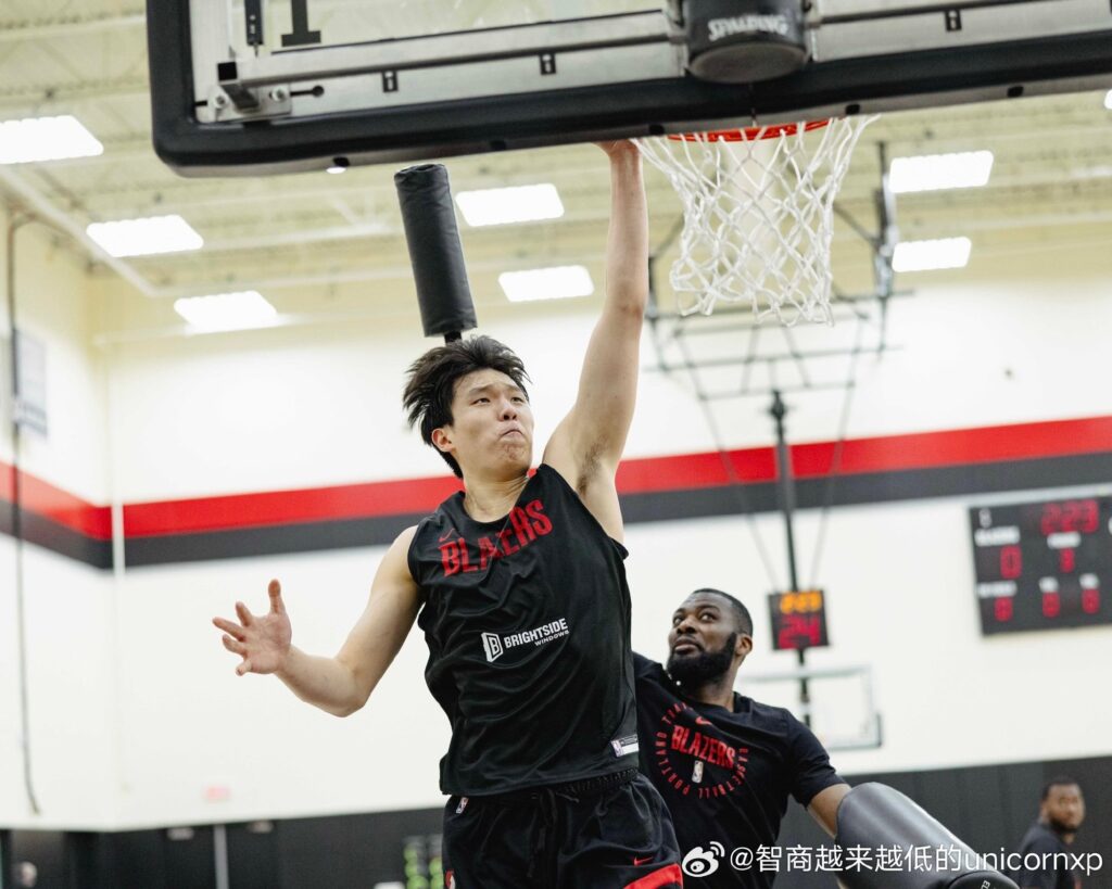 Portland Picks Up Yang Hansen's Third-Year Option, Betting on China's Next NBA Center - Trending on Weibo