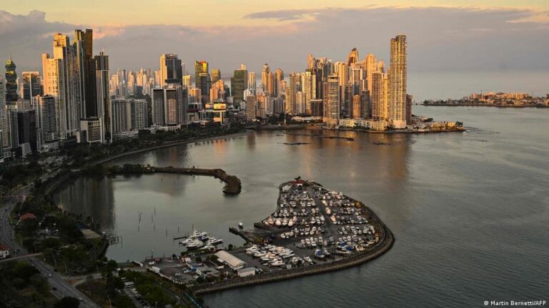 Strong earthquake shakes Panama, prompting tsunami alert - DW.com