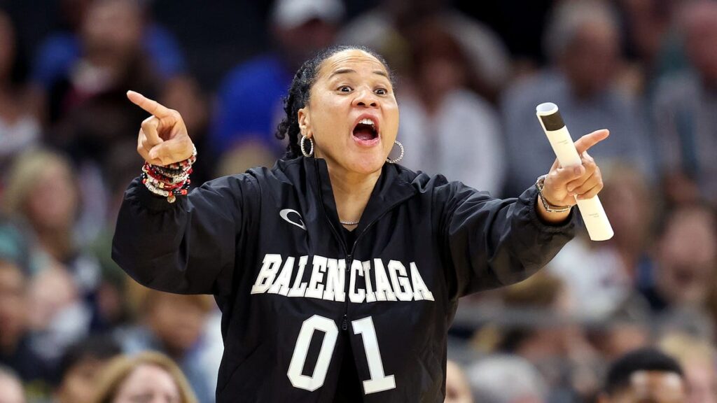 Dawn Staley, South Carolina women's basketball coach with 3 NCAA titles in 19th season - Greenville Online