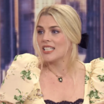 Busy Philipps Recalls Brain Tumor Surgery and Cosmetic Request - SuaraGarut.ID