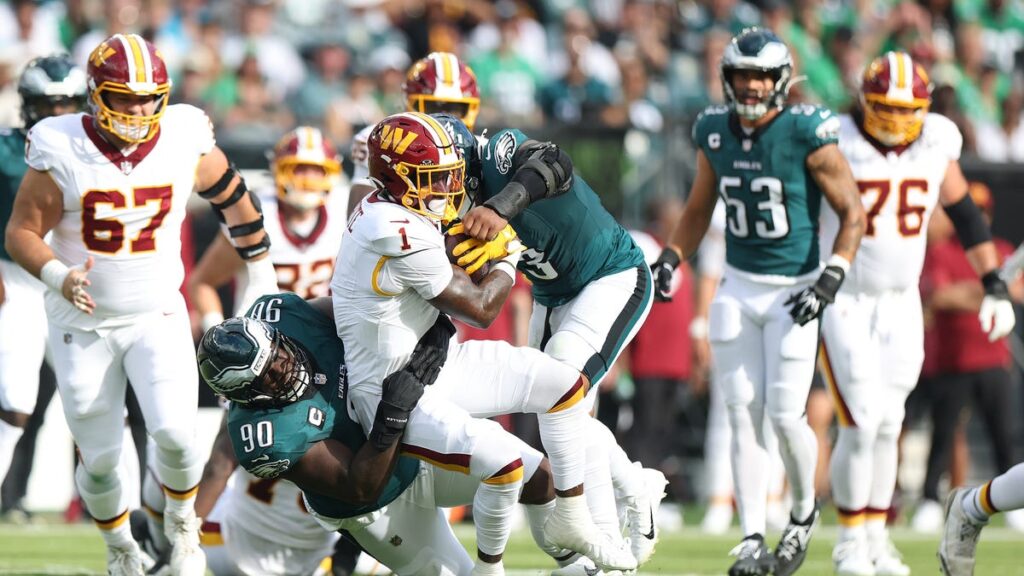 Eagles Jordan Davis suffers leg injury vs Panthers. Can he return? - Delawareonline.com