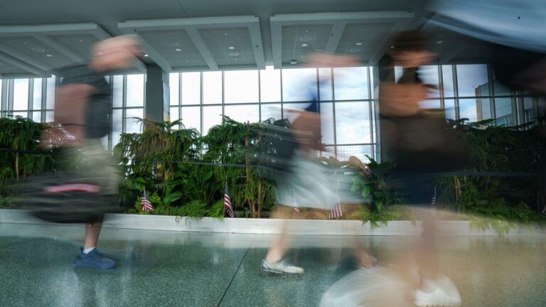 Flying from Knoxville? This tool can help plan for busy fall travel season - Knoxville News Sentinel