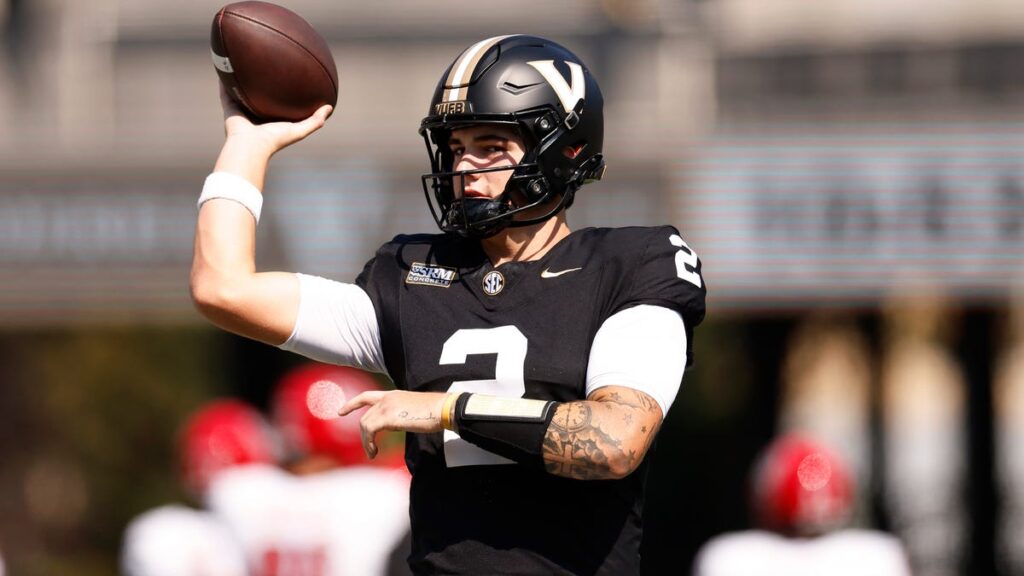 Jared Curtis injury update: Will Vanderbilt QB play against Georgia today? - USA Today
