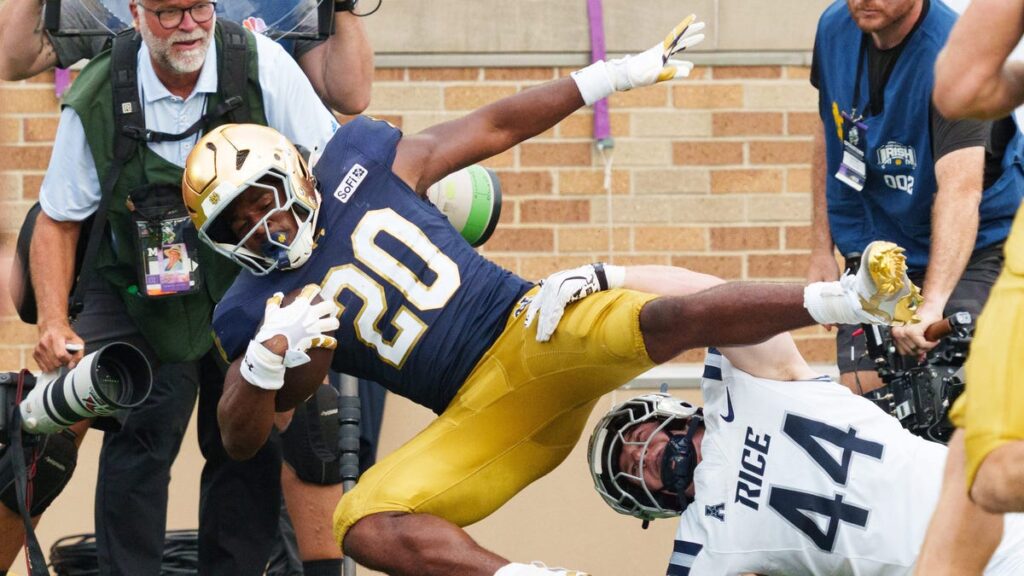 Watch Jonaz Walton get a 97-yard house call for Notre Dame vs Stanford - Fighting Irish Wire