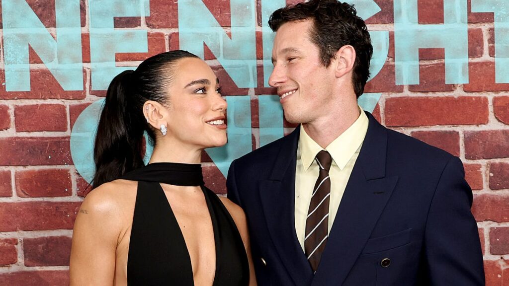 Dua Lipa and Callum Turner make new friends at Yankees game in the Bronx - USA Today