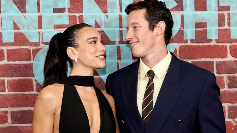 Dua Lipa and Callum Turner make new friends at Yankees game in the Bronx - USA Today