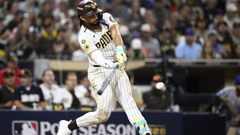 Fernando Tatis Jr.'s solo HR helps Padres even Game 4 with Brewers - USA Today