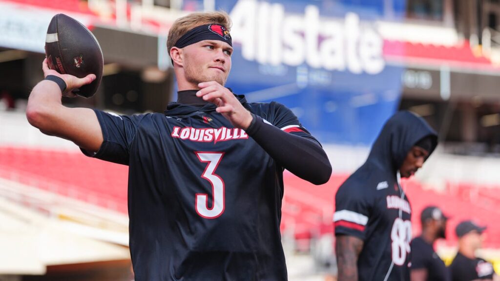 See Louisville football photos from home game vs. Florida State - The Courier-Journal