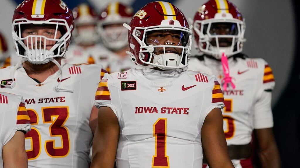 See photos from Iowa State football at BYU on Friday night - The Des Moines Register