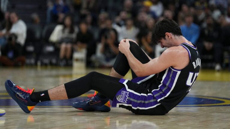 Maxime Raynaud injury update: Kings center taken off court on wheelchair - USA Today