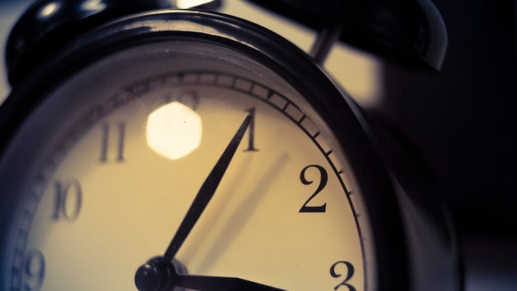 Is this finally the weekend to turn clocks back? When DST ends - Detroit Free Press