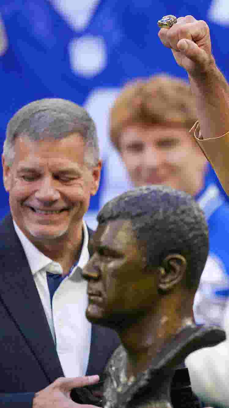 Colts' Adam Vinatieri inducted to the team's 'Ring of Honor' - IndyStar