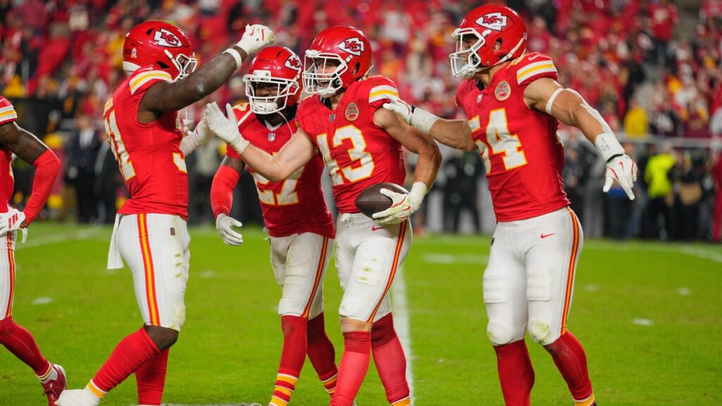 Chiefs vs. Chargers: Underrated LB intercepts Justin Herbert - Chiefs Wire