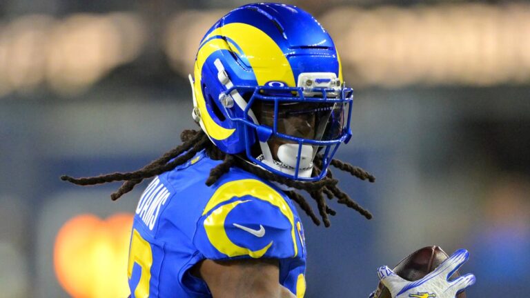 Davante Adams injury update as Rams WR leaves after non-contact injury - USA Today