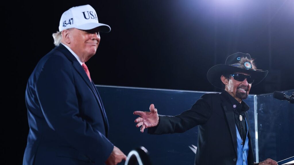 Richard Petty races to Donald Trump's side at midterm election rally; Danica Patrick too - Daytona Beach News-Journal