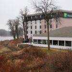 This prominent Milwaukee-area hotel has been sold out of foreclosure - Milwaukee Journal Sentinel