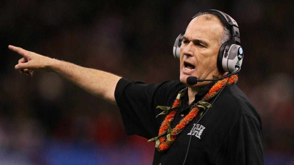 June Jones dies at 73: Run-and-shoot innovator changed Hawaii football forever - USA Today
