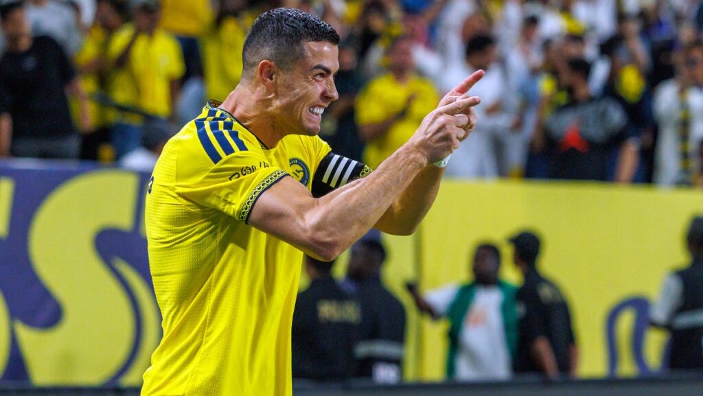 Cristiano Ronaldo scores hat trick, moves closer to 1,000-goal milestone - USA Today
