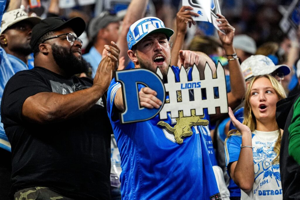 What channel is Sunday Night Football tonight? What time is Sunday Night Football? - AOL.com