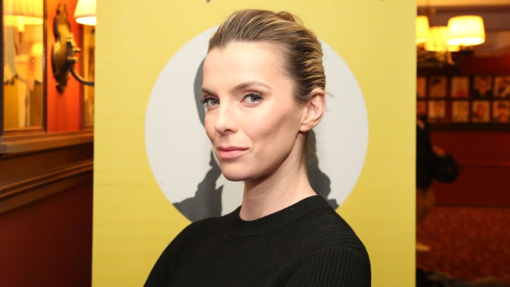 Betty Gilpin Describes State of Broadway as a ‘Game for Movie Stars’ to ‘Get Butts in Seats’ - BroadwayWorld