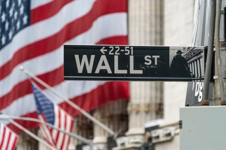 Stock Market Today: Dow Jones, Nasdaq 100 Futures Decline as Iran Mocks US Economy, Trump Sparks Bipartis - Benzinga