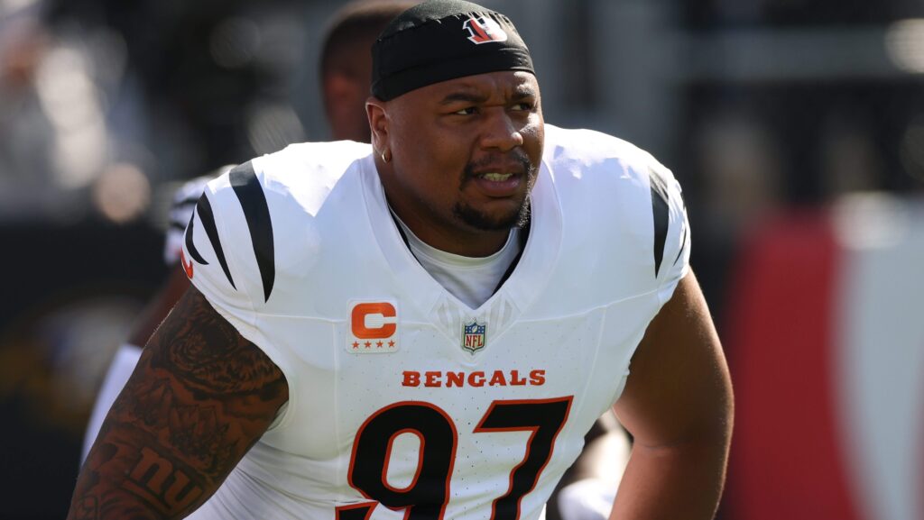 Bengals’ Dexter Lawrence Deal Looks Like a Bargain After Jeffery Simmons Trade - Heavy.com