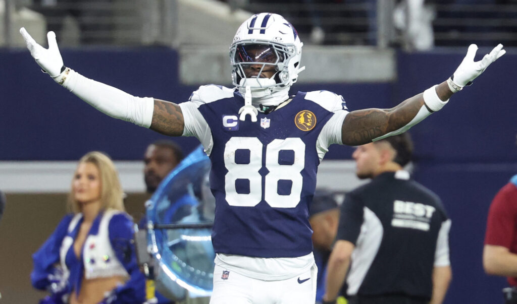 CeeDee Lamb furious after Dak Prescott misses potential wide open TD throw - The Big Lead