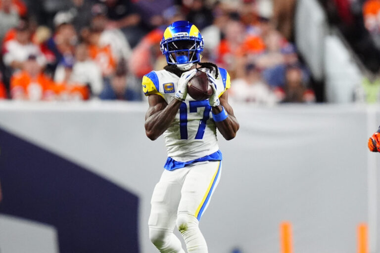 Davante Adams injury update: Latest news on Rams WR after exit from Week 6 - The Big Lead