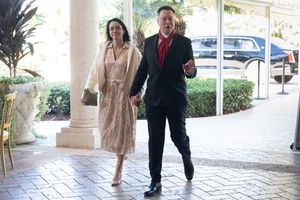 Shivon Zilis says Elon Musk ended their relationship suddenly - qz.com