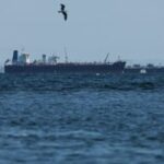 Oil jumps 4% as Trump rules out Iran deal, stocks slip - Quartz