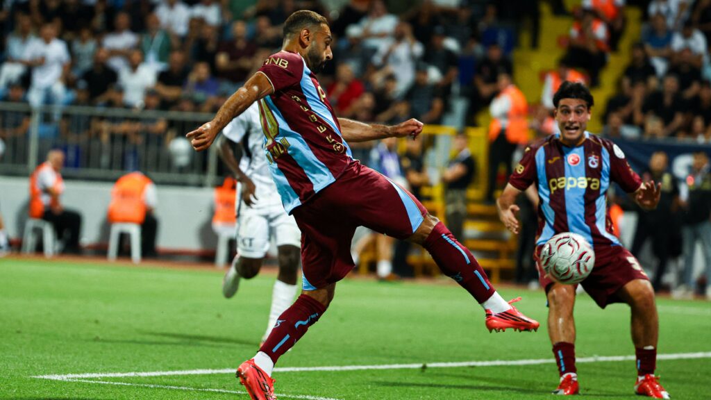 Video: Salah shines on the artificial turf, and Onana saves a penalty against Cobs - Goal.com