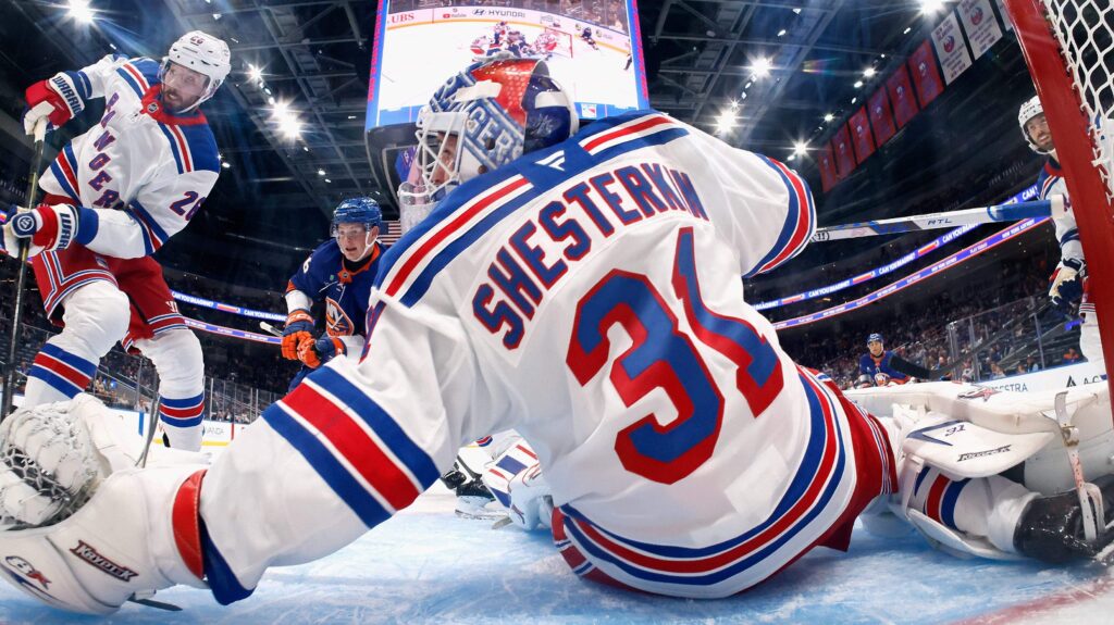 Rangers’ Igor Shesterkin Suffers Scary-Looking Injury - Heavy.com