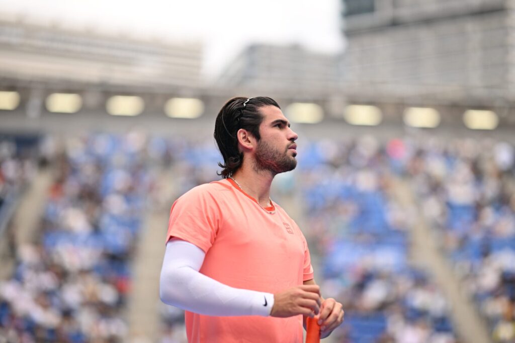 Carlos Alcaraz sends heartfelt message to Denis Shapovalov after he retires from their Japan Open quarter-final match - Tennishead