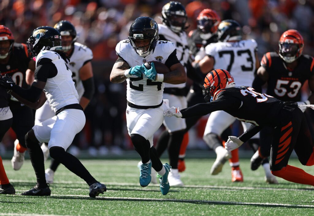 Why Chris Rodriguez Jr. is Getting Carries Over Bhayshul Tuten for Jaguars - Heavy.com