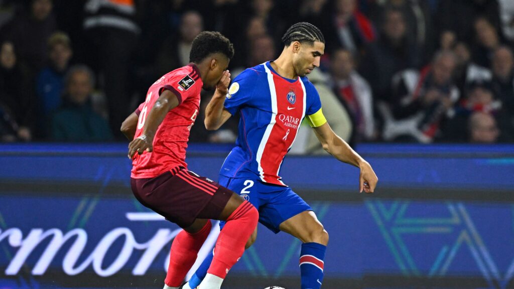 The secret of the final minutes: Paris Saint-Germain beat Lyon to go top - Goal.com