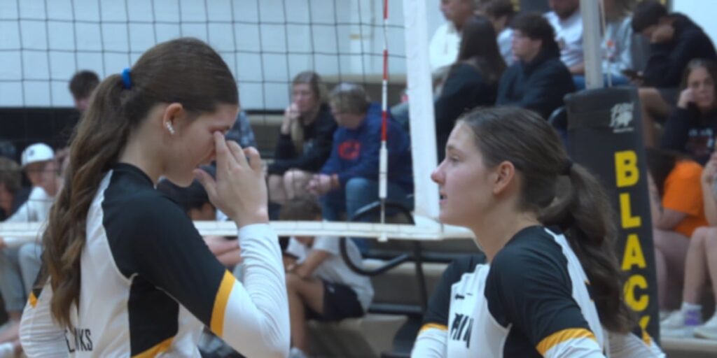 Blackhawks bust out the brooms to open region play in the birdhouse - KTIV
