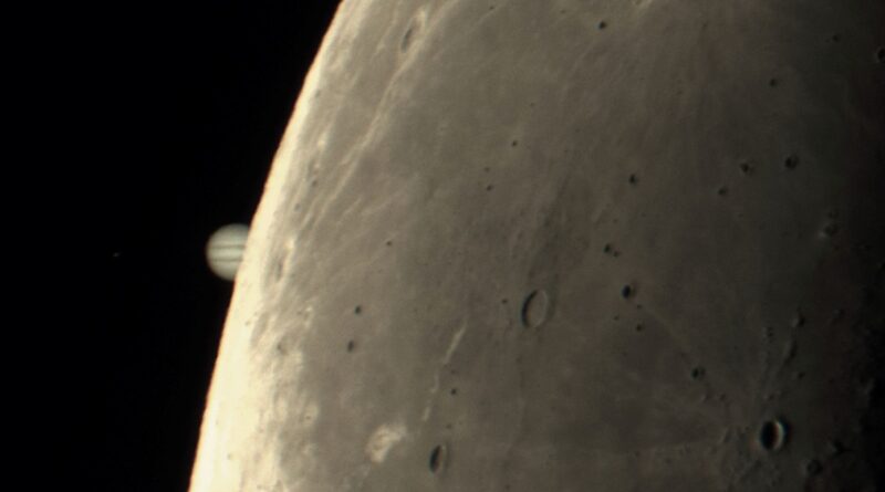Moon and Jupiter pics here! A cosmic hide-and-seek - EarthSky