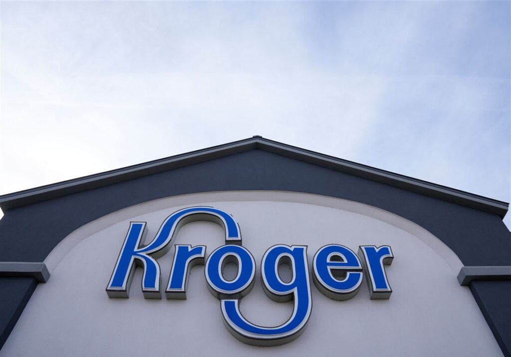 Kroger to lay off 3,000 corporate employees over 3 years as it leans into artificial intelligence - Pittsburgh Post-Gazette