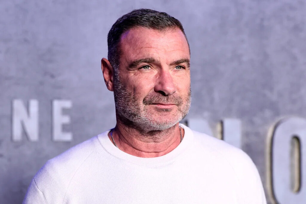 Liev Schreiber apologizes for heated exchange with reporter on red carpet - SSBCrack