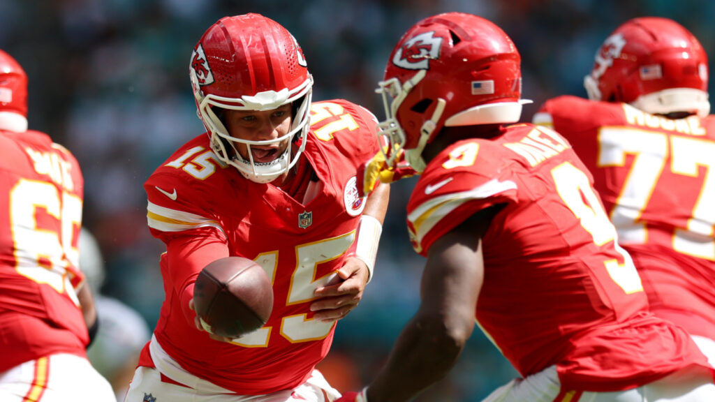 NFL Games Today: Kickoff Times & How To Watch Sunday's Week 4 NFL Schedule, Including Chiefs vs. Raiders - Sportsnaut