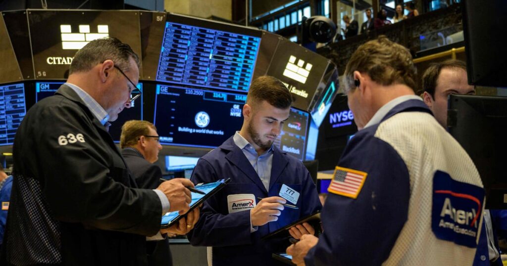 Nasdaq Falls 1.25% on AI Profitability Fears - 조선일보
