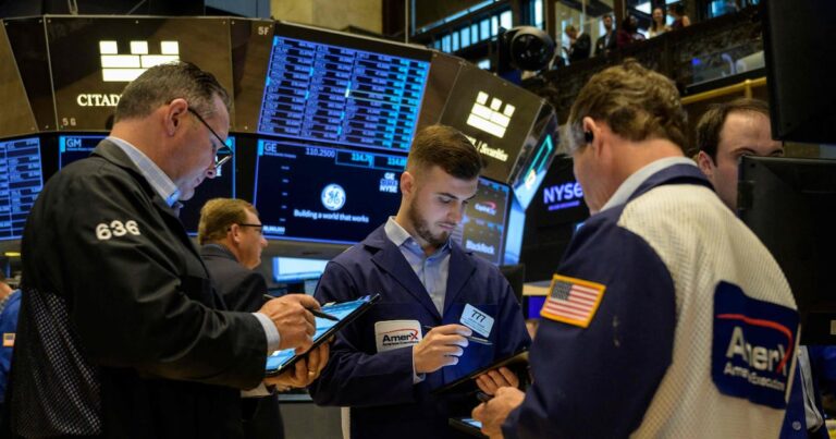 Nasdaq Falls 1.25% on AI Profitability Fears - 조선일보