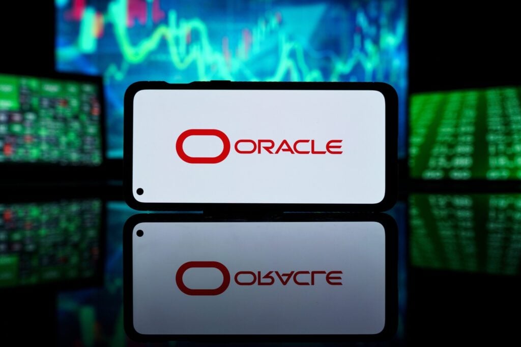 Oracle Stock Tumbles: What's Going On? - Benzinga